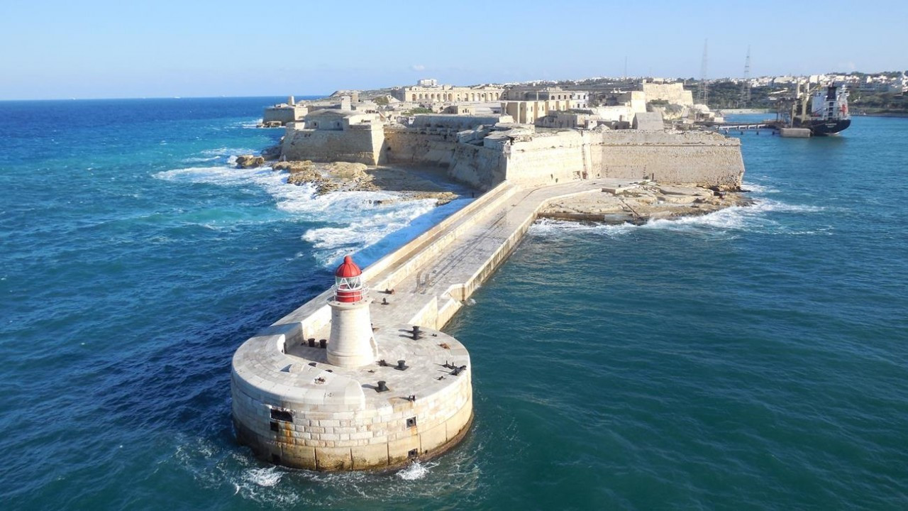 Malta_Lighthouse2