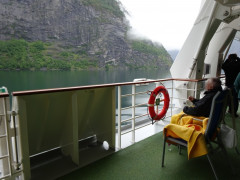 Geiranger Fjord, unter den Booten