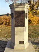 27 Torgau Denkmal 2
