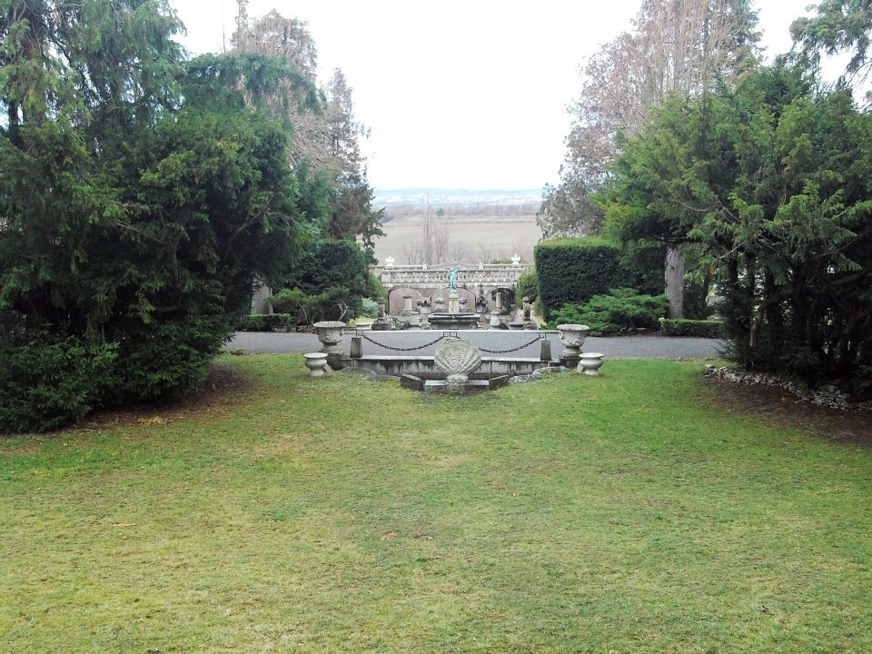 26a Roseburg Park