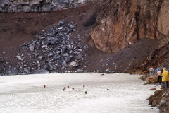 Landesinneres: Bad im schwefelhaltigen Askjakratersee Viti