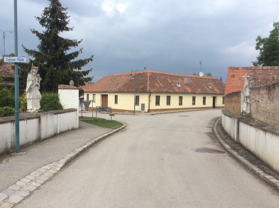Schrattenthal < Nepomuk