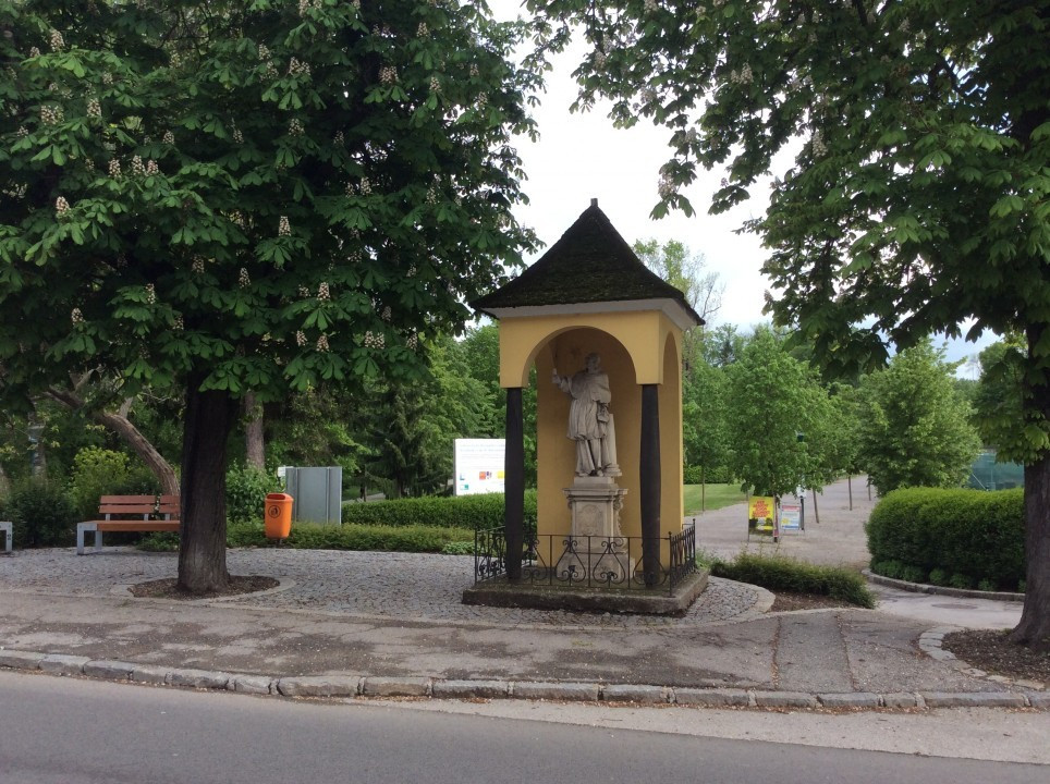 Böheimkirchen < Nepomuk
