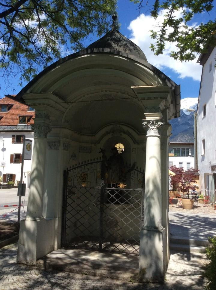 Hall in Tirol < Nepomuk