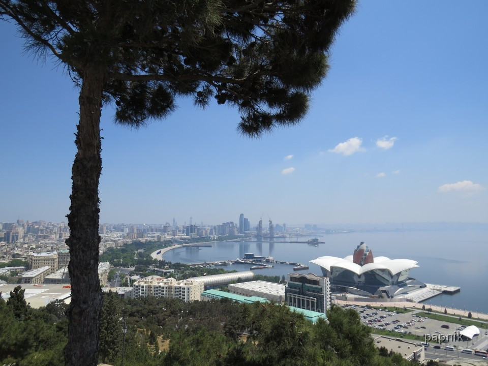 Blick über die Bucht von Baku