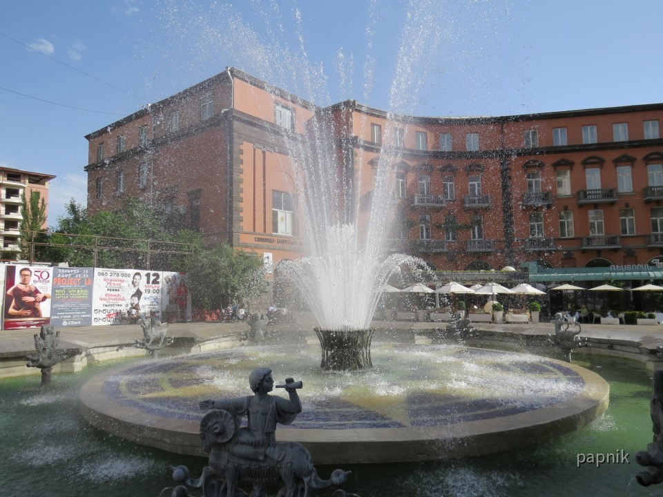 Brunnen der Tierkreiszeichen Jerewan