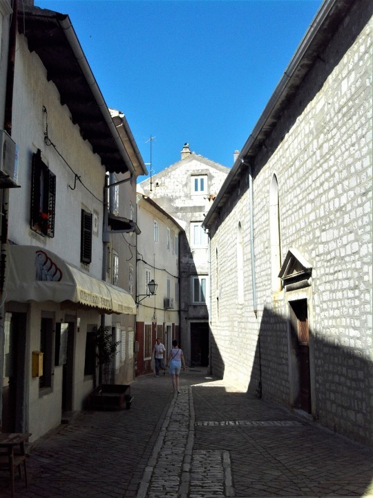 49 Cres Stadt