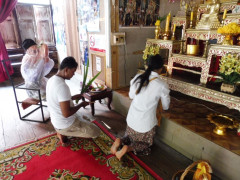 Klong Son Tempelzeremonie Buddha Day