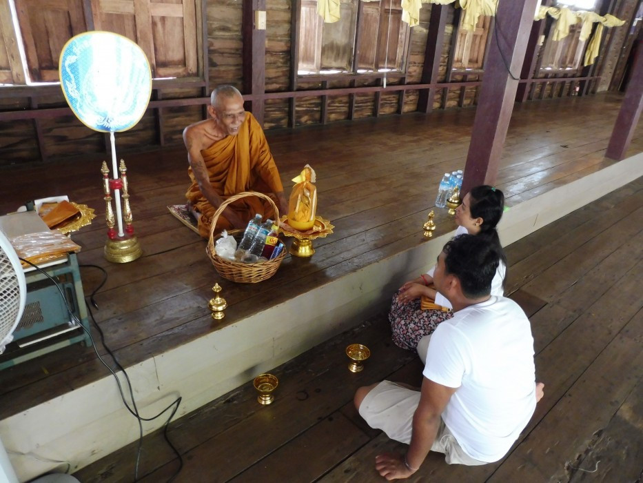 Klong Son Tempelzeremonie Buddha Day