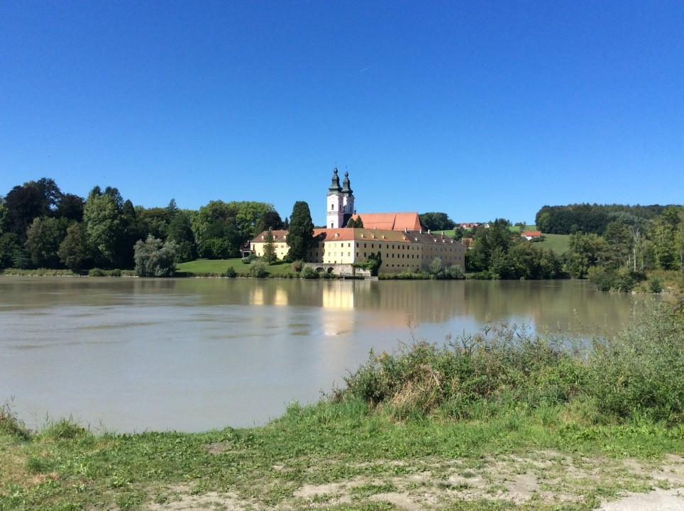 Schärding < Nepomuk