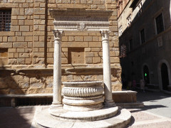 Rosselinobrunnen Pienza