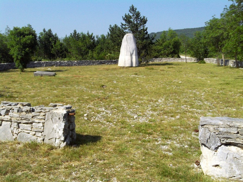 24 Denkmal bei Stonje