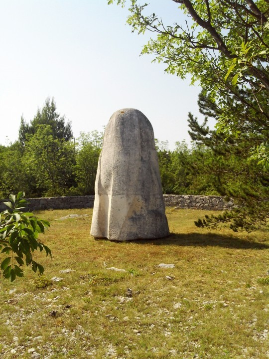 25 Denkmal bei Stonje