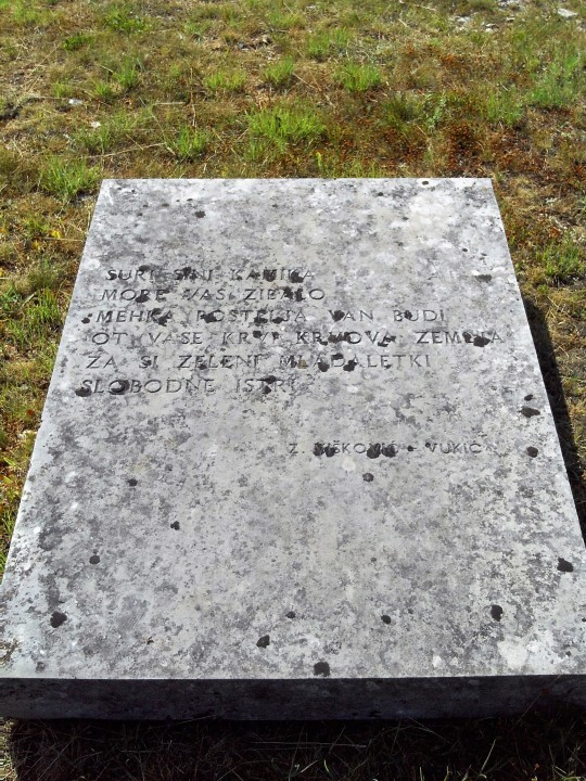 27 Denkmal bei Stonje