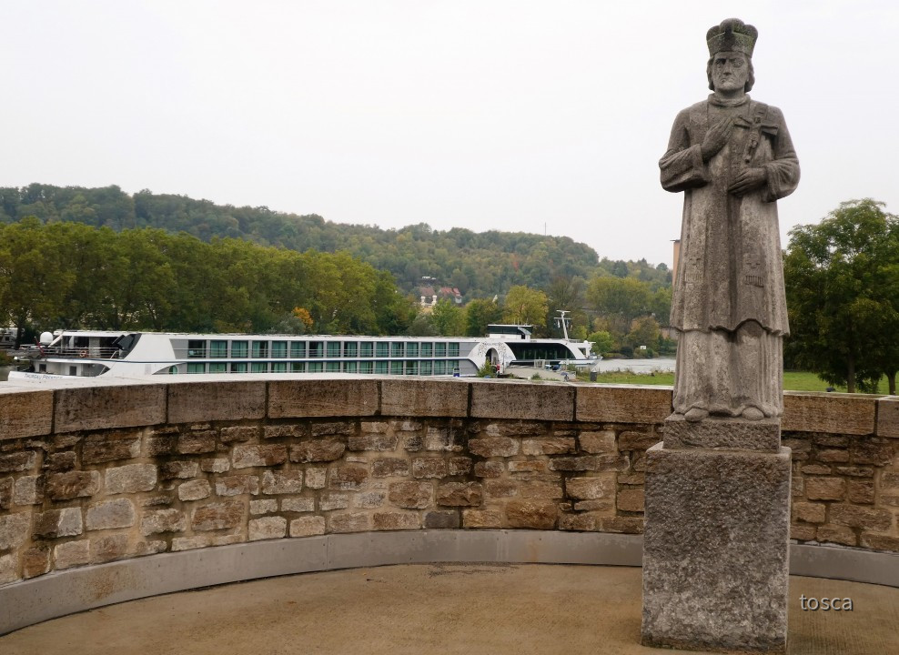 Nepomuk - Alte Mainbrücke in Ochsenfurt