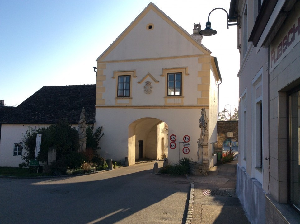 Maissau < Nepomuk