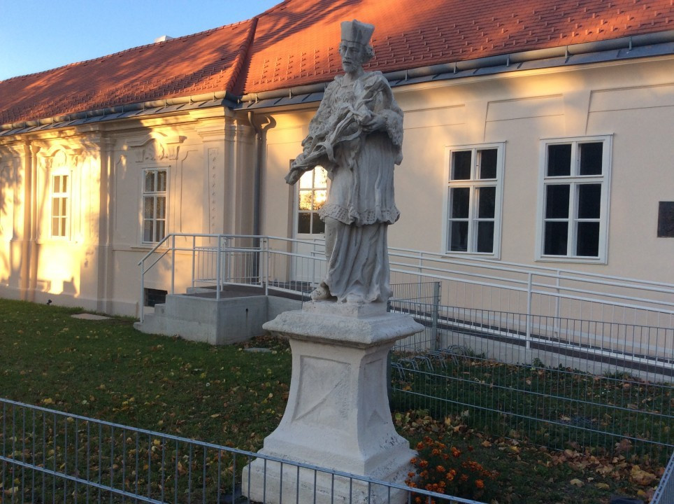 Wien Jedlesee < Nepomuk