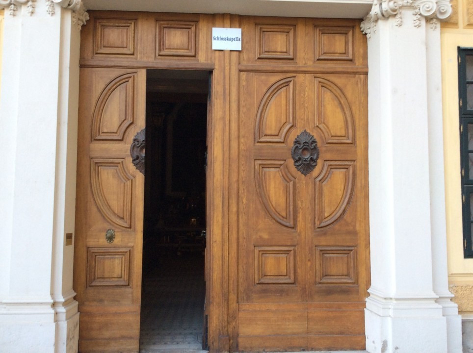Schlosskapelle Schönbrunn< Nepomuk