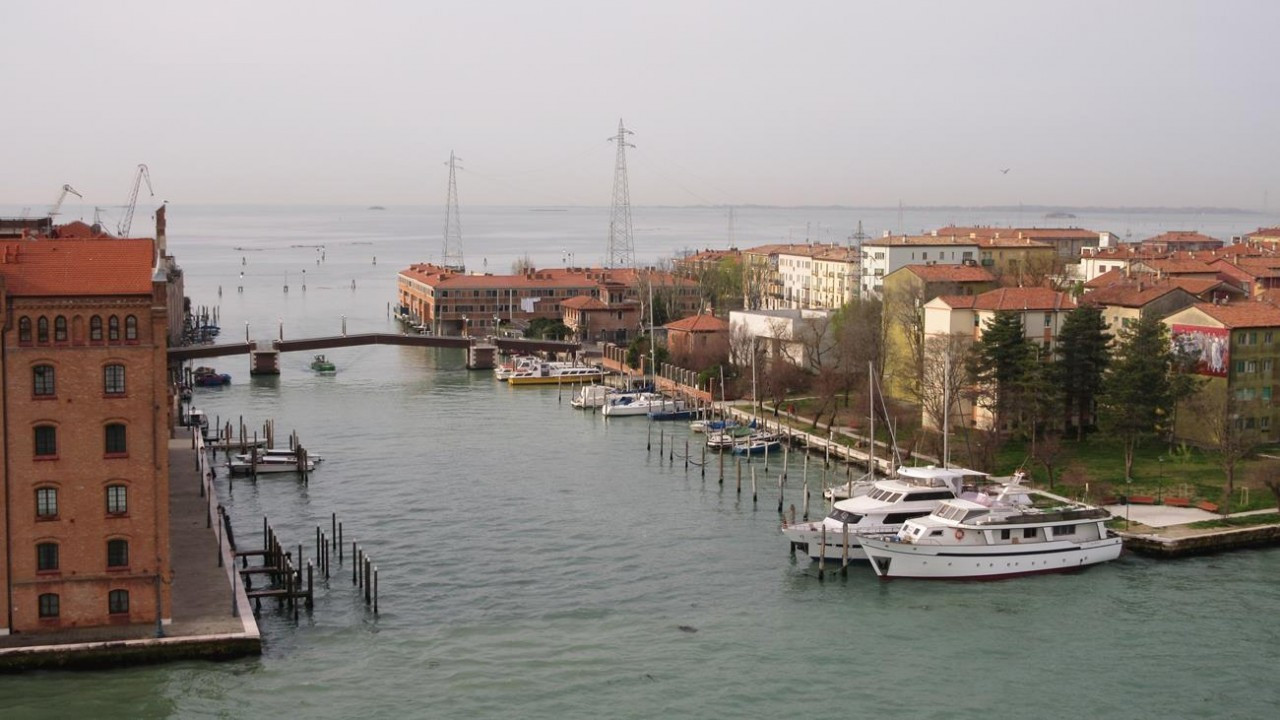1Einfahrt_ Venedig_05
