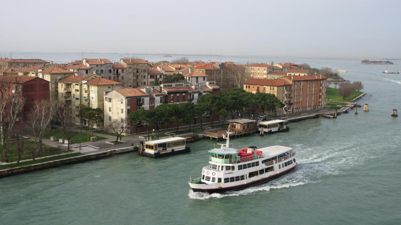 1Einfahrt_ Venedig_06