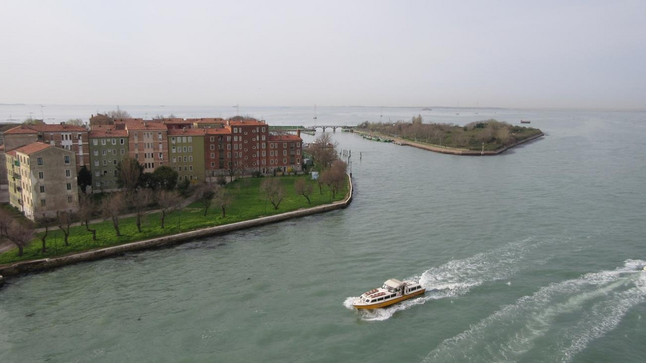 1Einfahrt_ Venedig_07