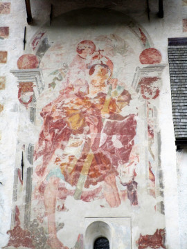 Außenfresken am Turm von St. Nikolaus