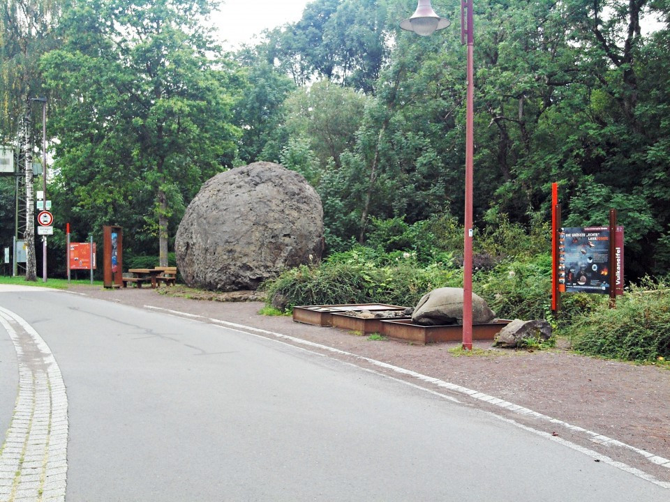 01 Strohn Lavabomben