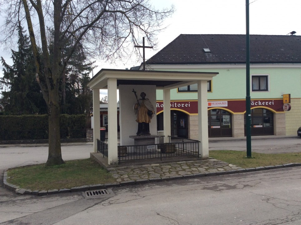 Neumarkt an der Ybbs< Nepomuk
