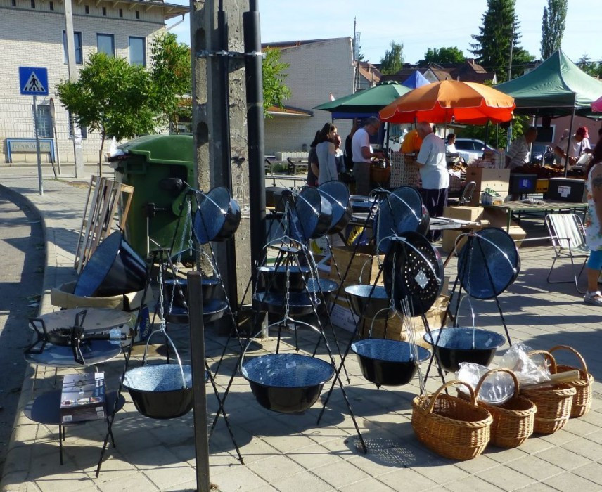 Budakeszi, Markt, Bogrács