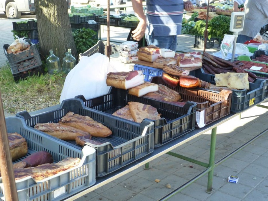 Budakeszi, Markt, Schinken und Speck
