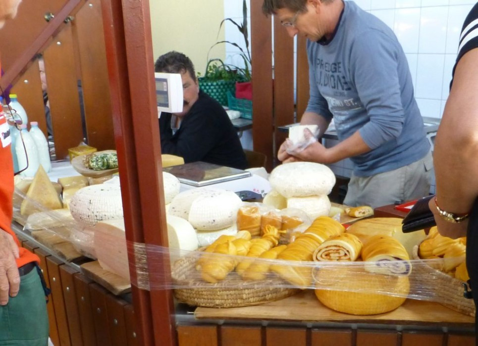 Markt in Mezőkövesd, Käse