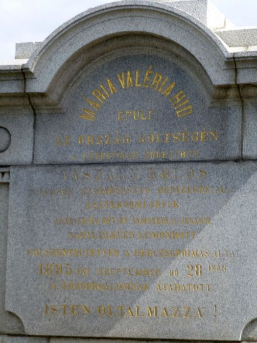 Esztergom, Marie Valerie Brücke, Esztergomer Auffahrt, rechte Gedenktafel