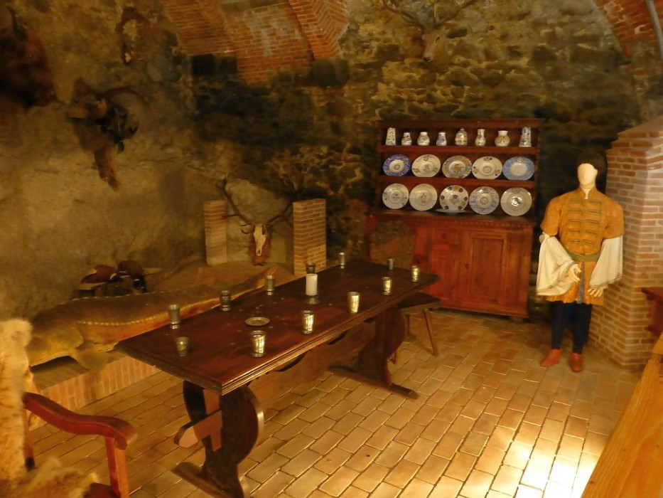 Visegrád, Burg, die Ritter werden zum Umtrunk erwartet