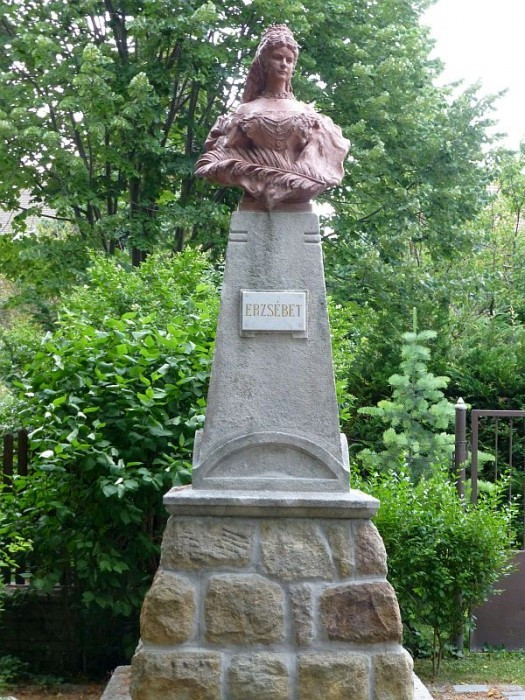 Budapest, Csillaghegy, Büste von Königin Elisabeth