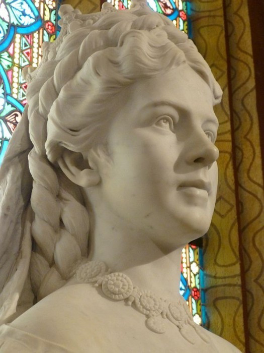Matthiaskirche, Elisabethbüste, Detail
