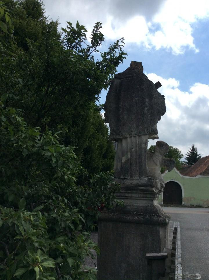 St. Bernhard < Nepomuk
