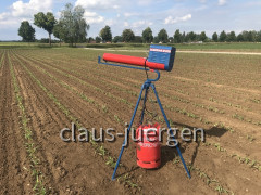 Schreckschußgerät auf dem Feld