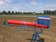 Schreckschußgerät auf dem Feld