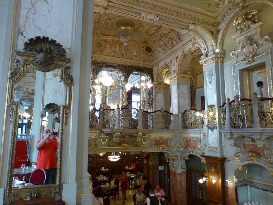 Budapest, Café New York, innen