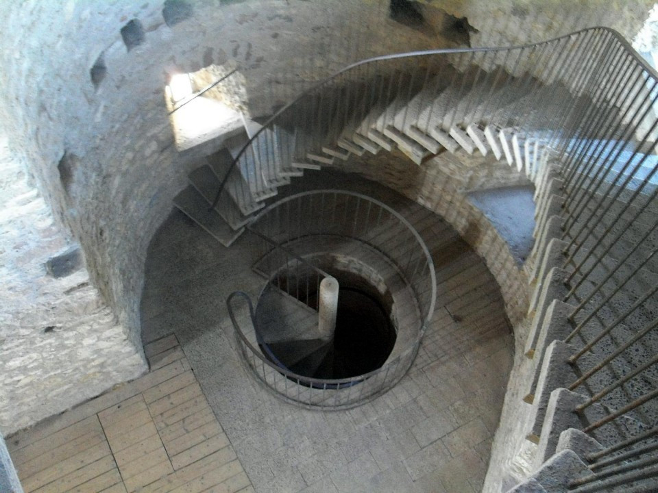 32 Kasselburg