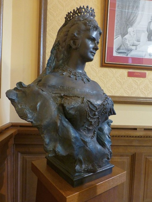 Gödöllő, königlicher Wartesaal, Elisabethbüste