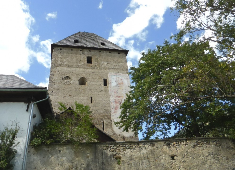 Baierdorf - Wehrturm mit Christophorusfresko (1)