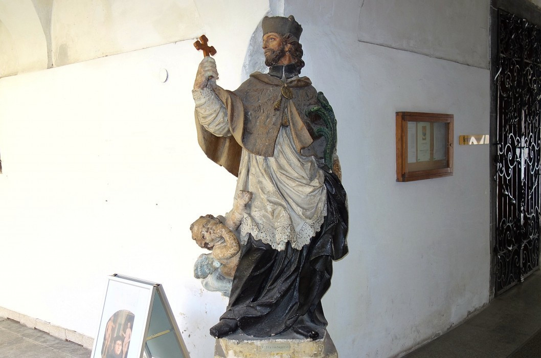 Graz Minoritenkloster < Nepomuk