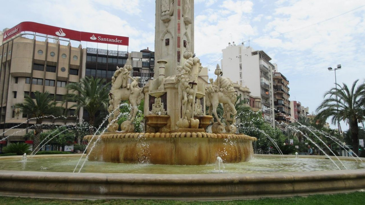 Alicante_Brunnen_02