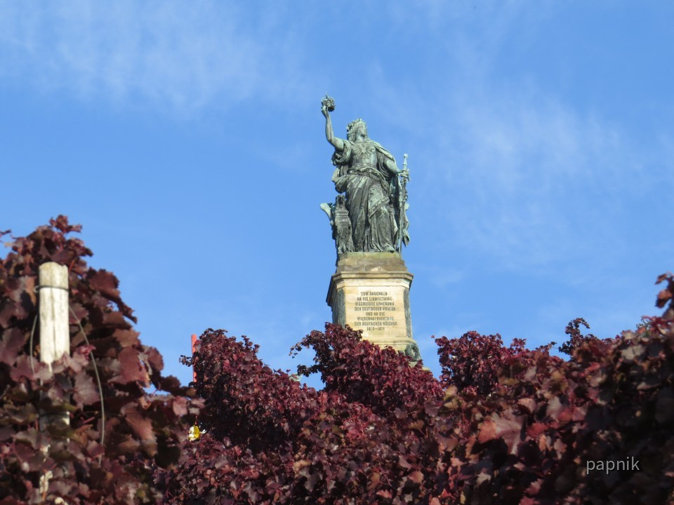 Germania auf dem Niederwalddenkmal bei Rüdesheim