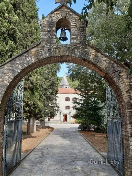 01_Krka Kloster bei Kistanje