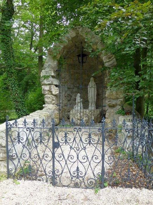 Alcsútdoboz, Arboretum, Grotte