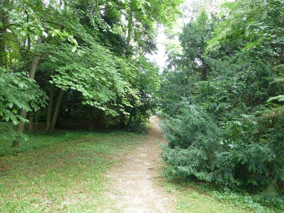 Alcsútdoboz, Arboretum, Pfad zur Gloriette