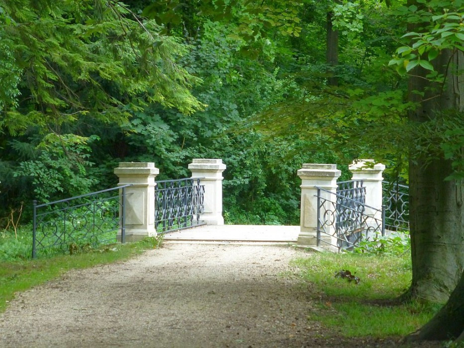 Alcsútdoboz, Arboretum, Steinbrücke