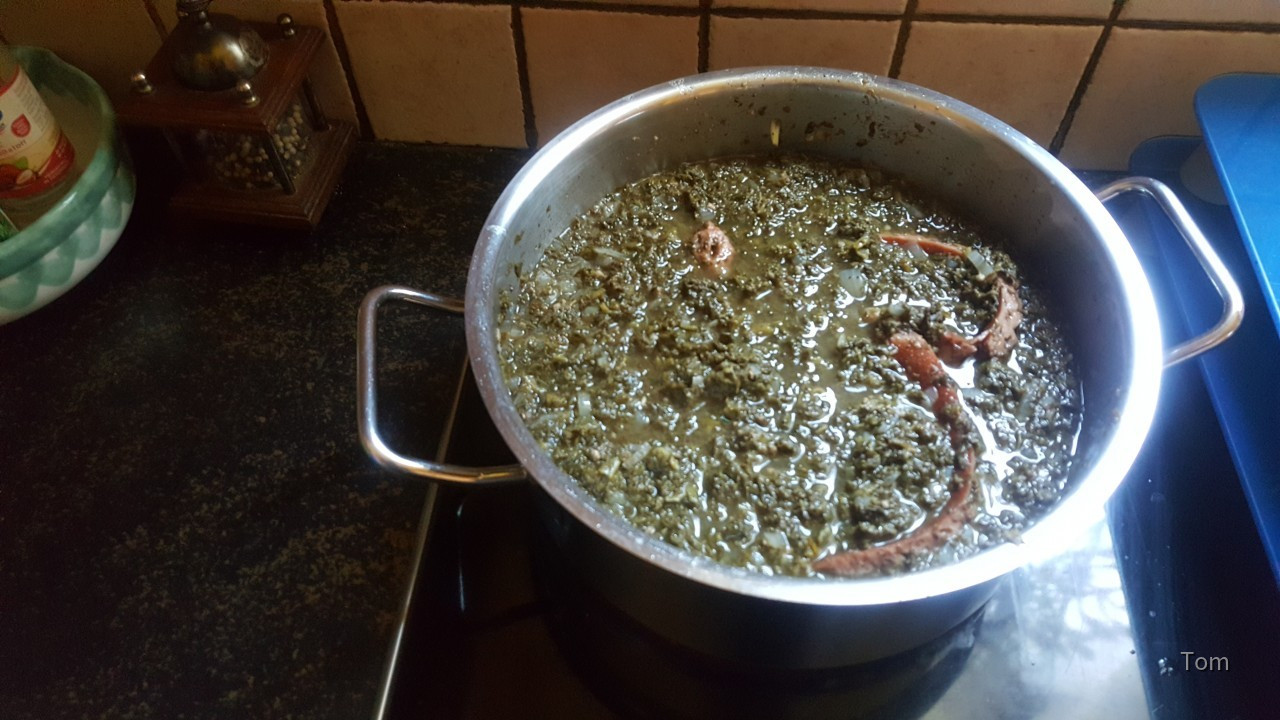 Grünkohl mit Kartoffelgnocchi und Wurst